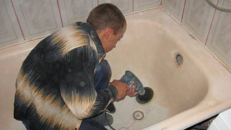 Реставрация ванны: три способа как её обновить своими руками