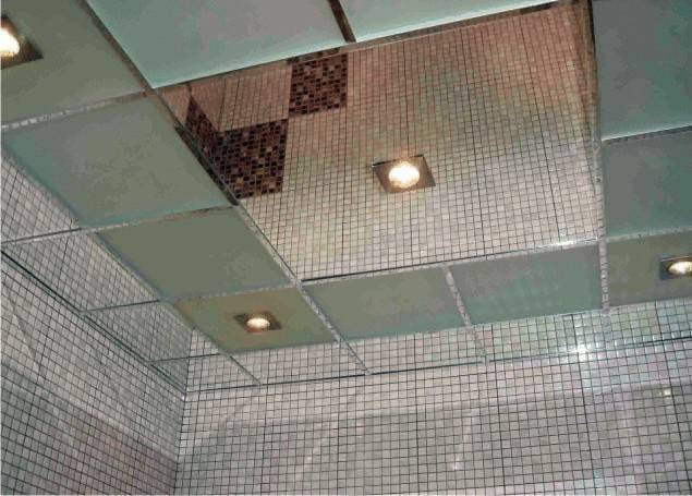 Потолочная плитка для ванной комнаты: мозаика, ламинированная оригами и отделка кафелем