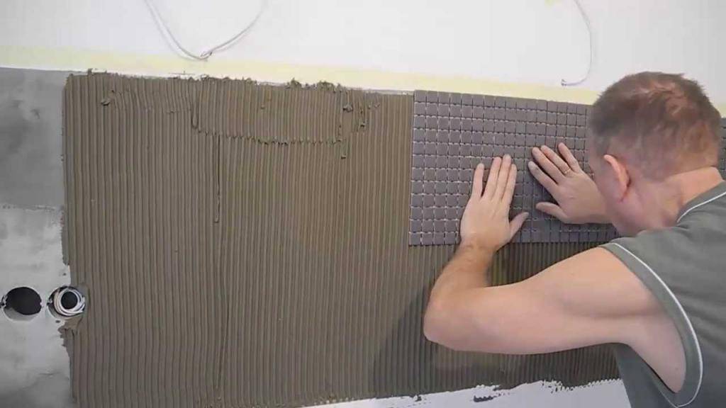 Технология укладки плитки елочкой:стен ванной