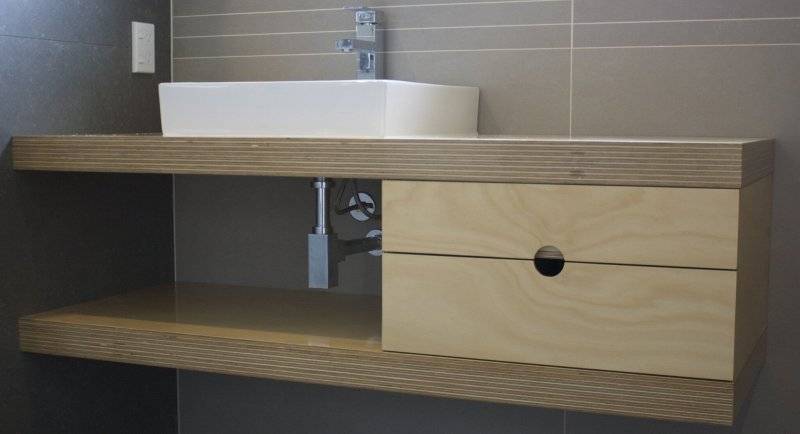 Деревянная столешница для ванной — что нужно знать перед покупкой? (40 фото)