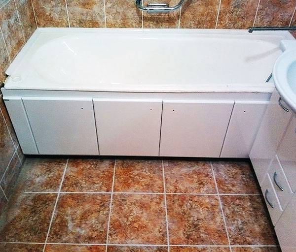 Как установить ванную под плитку своими руками?