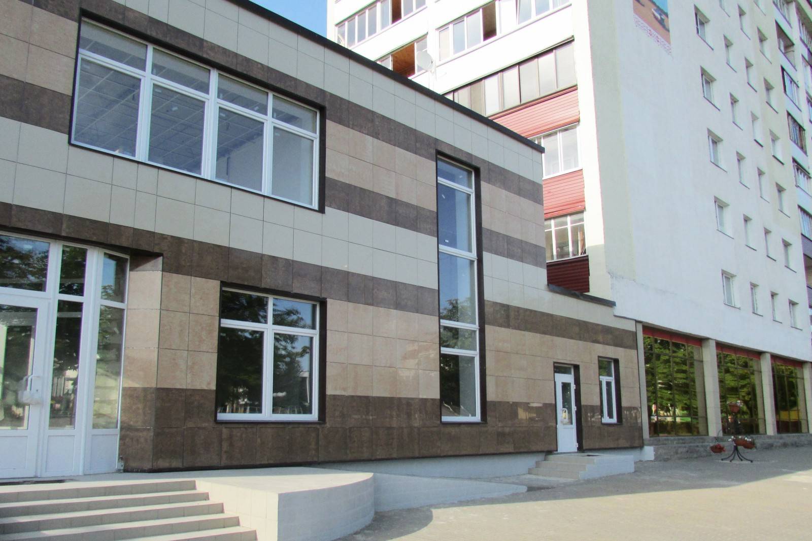 Фасад из керамогранита: монументальная защита | mastera-fasada.ru | все про отделку фасада дома