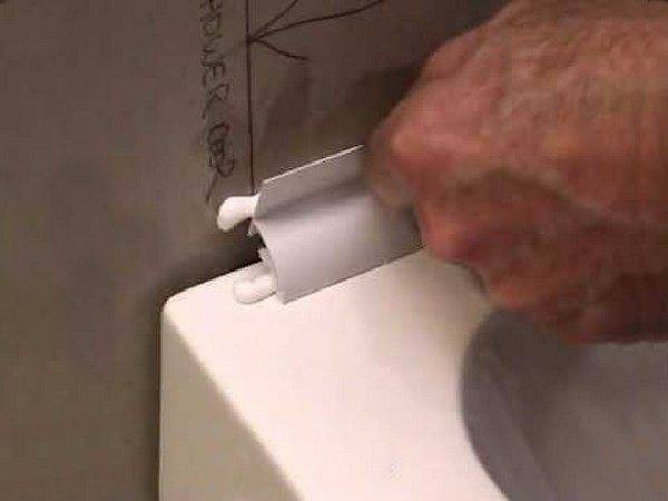 Как и чем заделать стык между ванной и стеной своими руками: пошаговая инструкция, видео