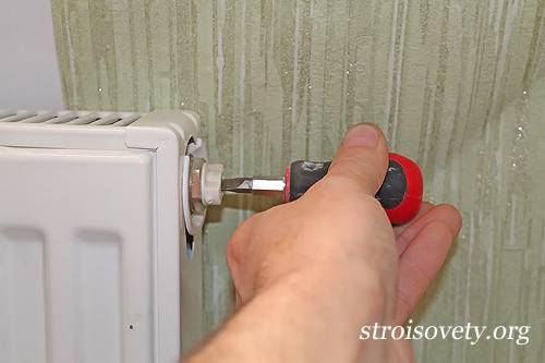 Как правильно выгнать воздух из системы отопления в частном доме с насосом
