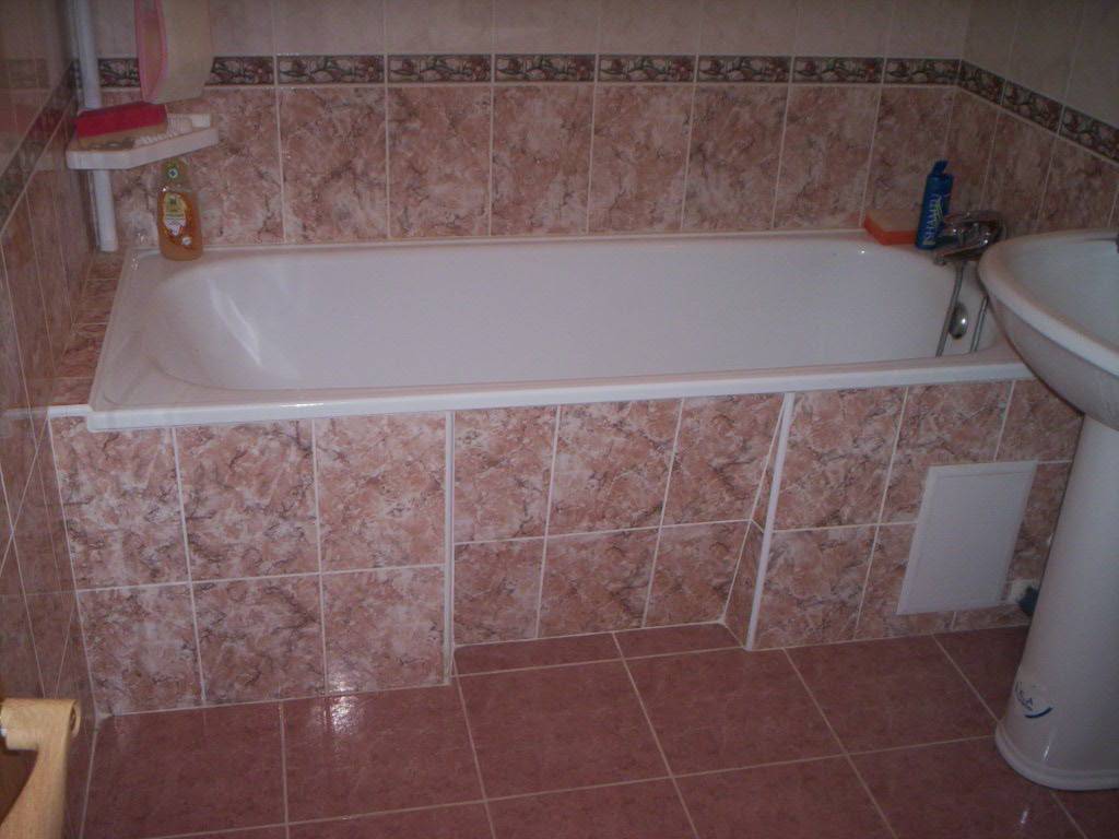 Как положить плитку в ванне: укладка плитки пошагово и особенности выполнения работ