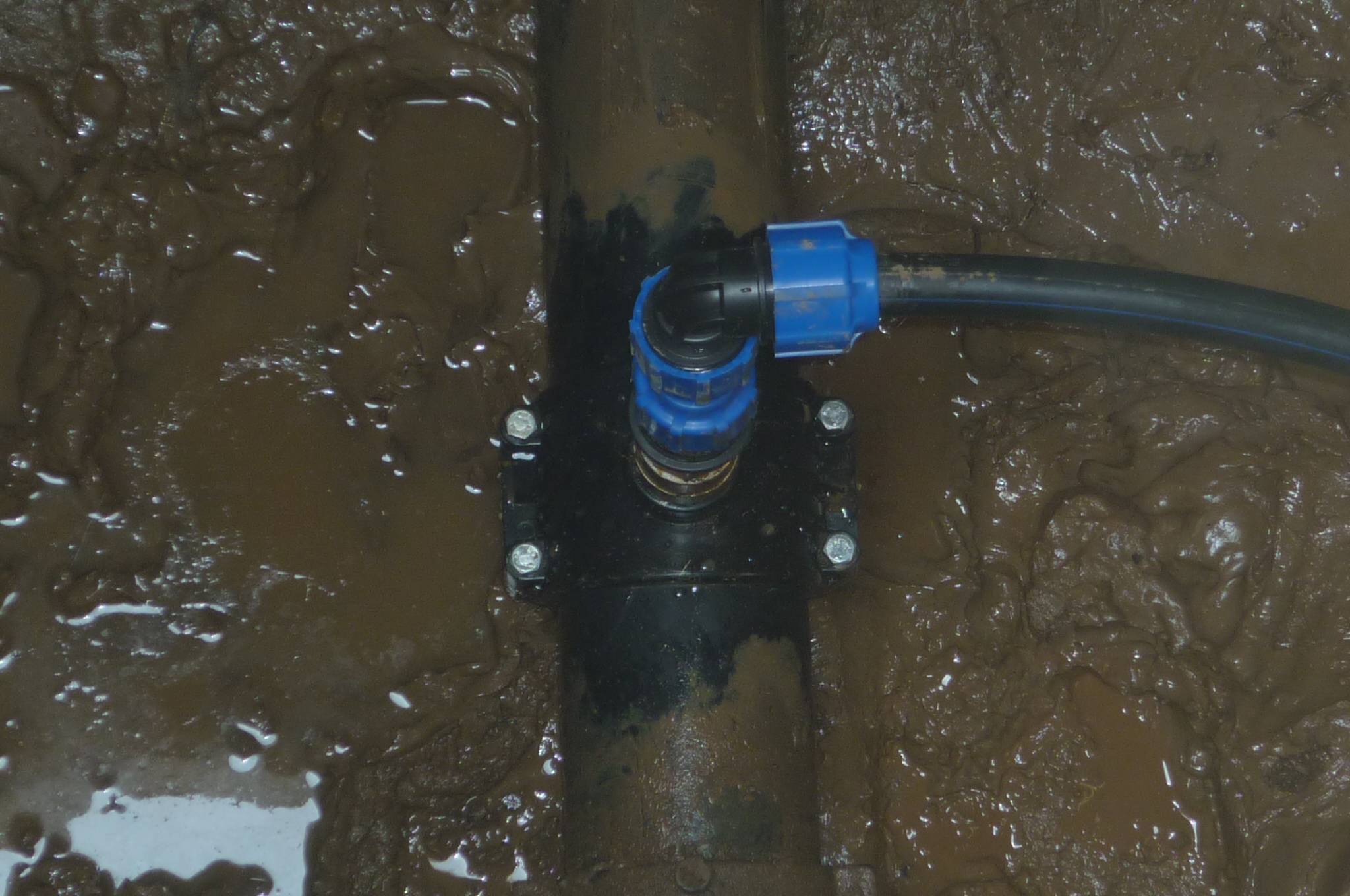 Врезка под давлением в водопровод: технология проведения работ