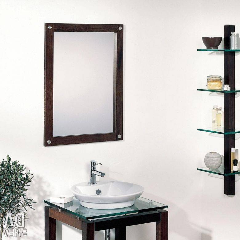 Как правильно выбрать зеркало с полкой в ванную комнату