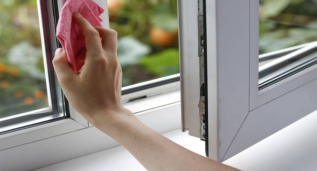 Как правильно ухаживать за пластиковыми окнами своими руками, обзор лучших средств