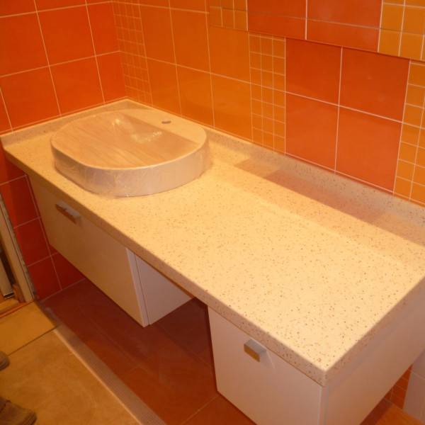 Раковины для ванной из камня: основные виды, преимущества и недостатки, особенности выбора