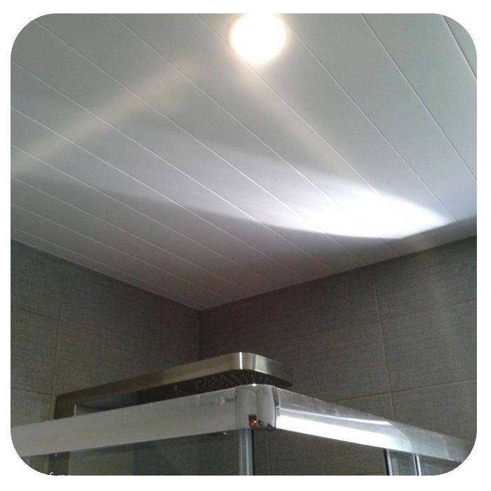 Реечные потолки для ванной (39 фото): монтаж, установка алюминиевого потолка своими руками
