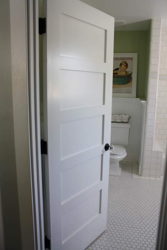 Как лучше выбрать двери для ванной и туалета