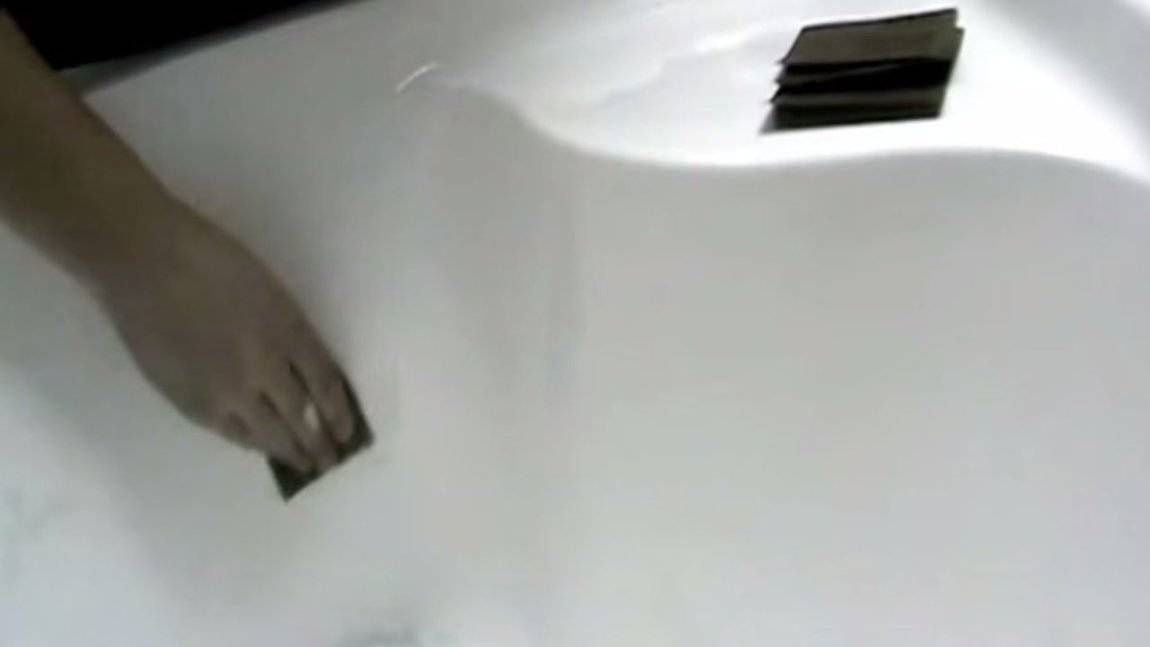 Царапины на стальной ванне – как избавиться в домашних условиях?