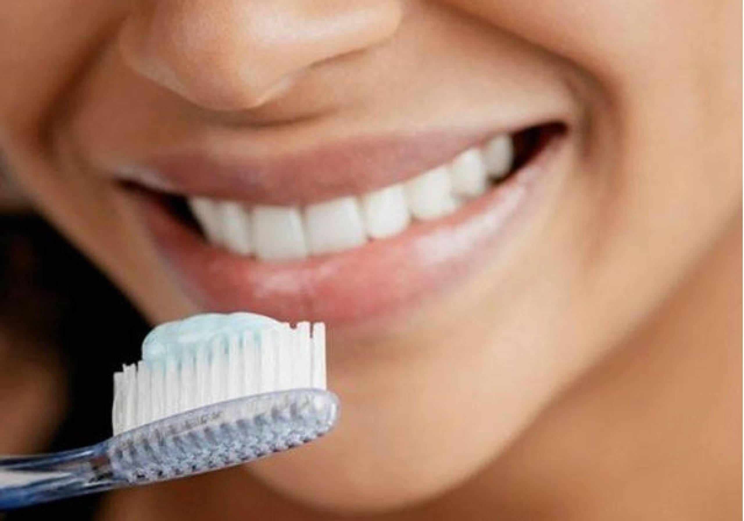 Лучшие натуральные зубные пасты: преимущества, состав, выбор
