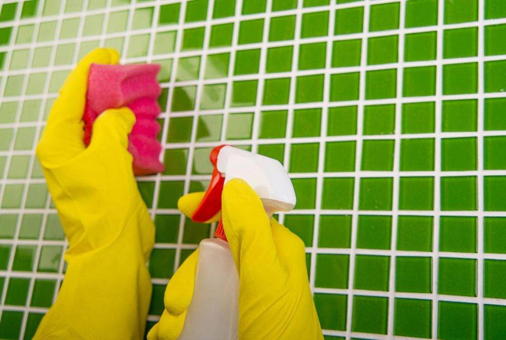 Как обновить швы между плиткой в ванной? - все про керамическую плитку