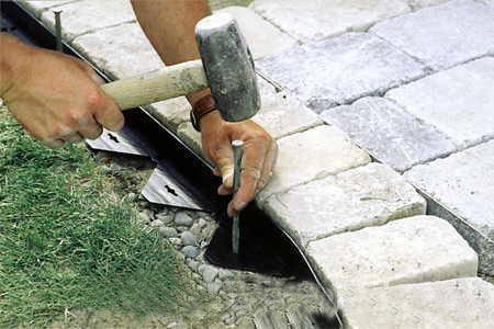 Как изготовить бетонные бордюры своими руками [с фото]