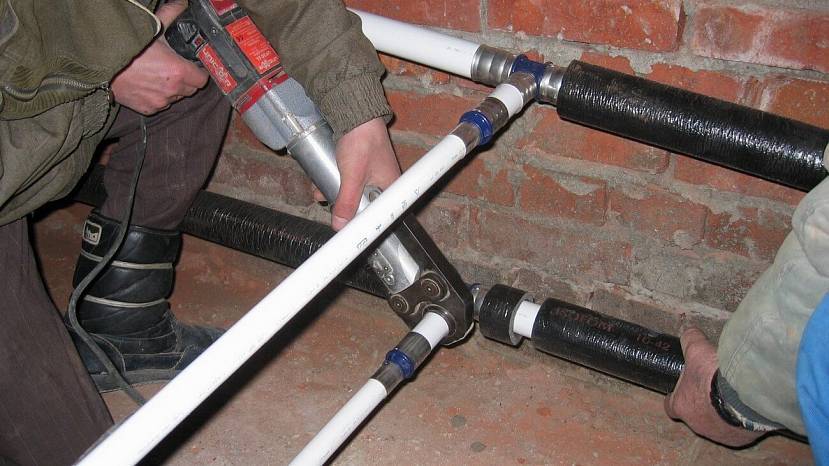 Как согнуть металлопластиковую трубу в домашних условиях — как загнуть?