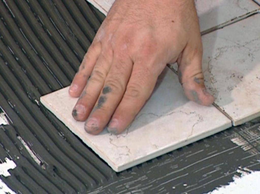 Укладка плитки на бетонное основание – раскрываем тайны технологий
