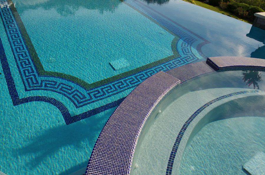 Отделка бассейна мозаикой: выбор и укладка плитки