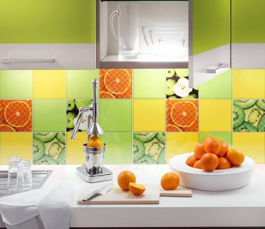 Кафель на кухню на пол и стену, дизайн и цвет маленькой плитки 
 - 24 фото