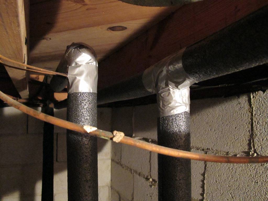 Чем утеплить водопроводную трубу в частном доме
