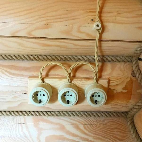 Как сделать ретро проводку своими руками: витая электропроводка в деревянном доме на фарфоровых изоляторах под старину, расстояние, старинная, винтажная, декоративная, наружная, открытая, монтаж кабеля в бревенчатом