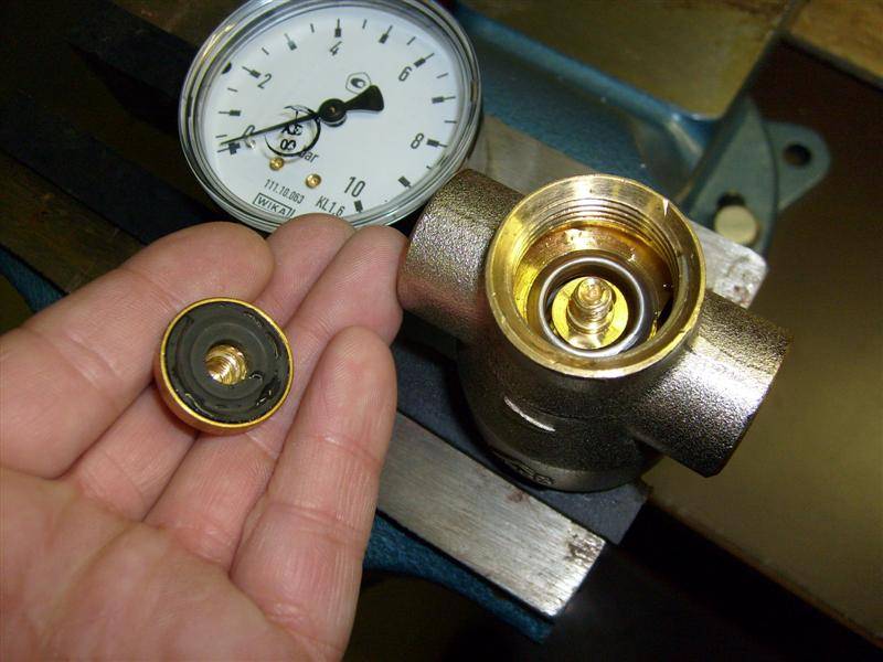 Реле давления для компрессора с манометром: принцип, подключение, схема