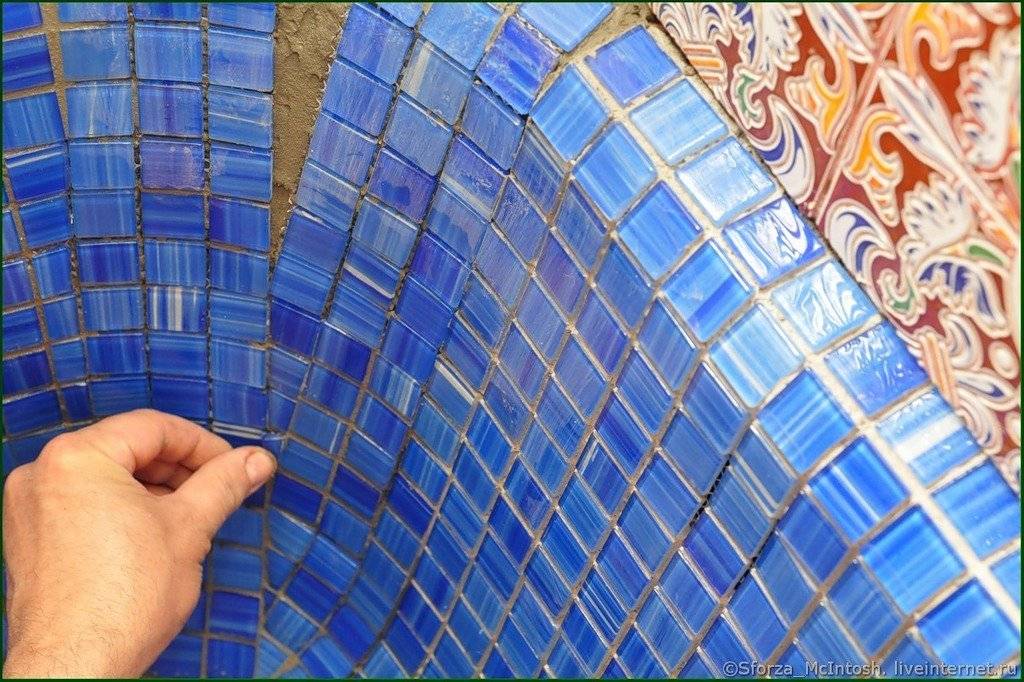 Укладка мозаики: как класть мозаичную плитку на сетке