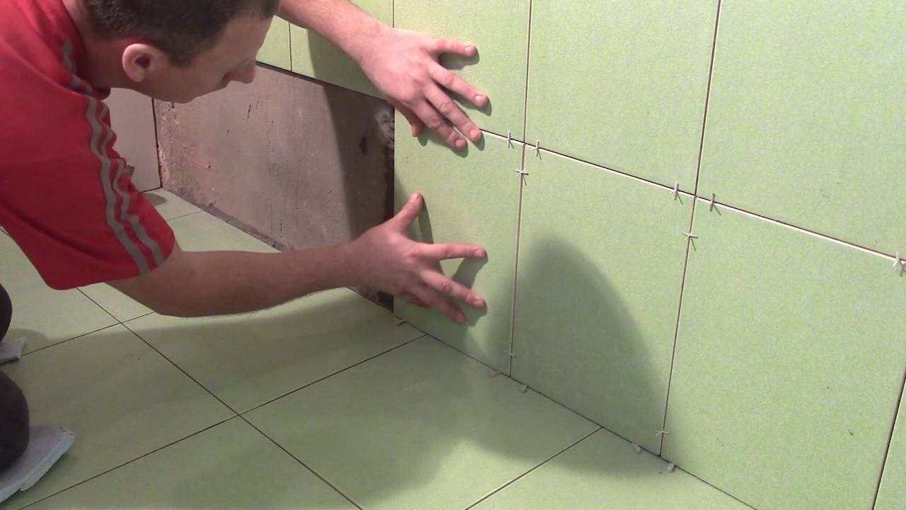 Как заменить плитку на стене в ванной