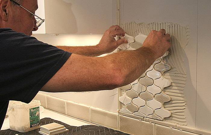 Фартук из плитки на кухню: как сделать своими руками?
