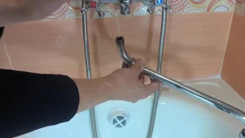 Гайки для смесителей для ванной: стандартные размеры, как поменять на новую, если лопнула резьба, почему течет из-под гусака