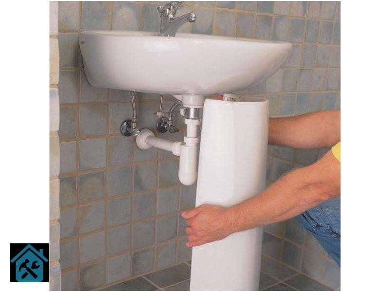 Как установить в ванной раковину на пьедестале своими руками