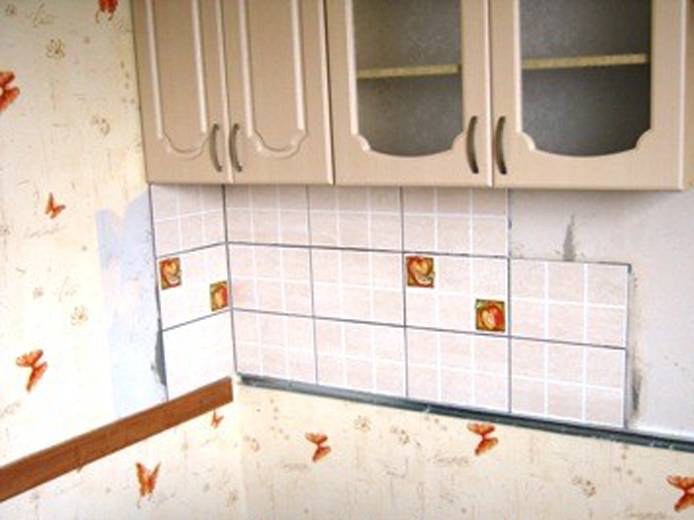 Укладка фартука из плитки на кухне самостоятельно: подробная инструкция (фото + видео)