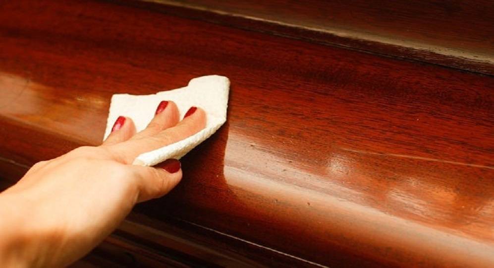 Как убрать царапины с мебели