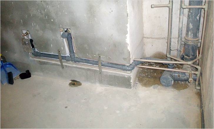 Подключение ванны к канализации и водопроводу за 17 шагов