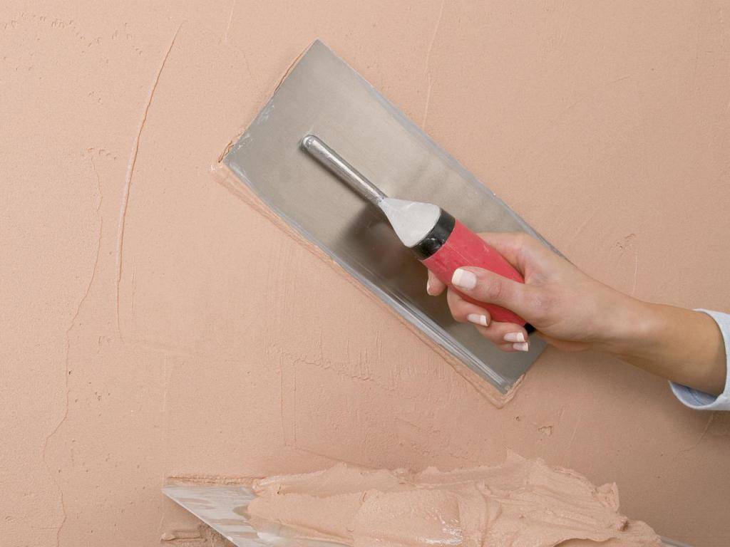 Как заштукатурить потолок из гипсокартона своими руками