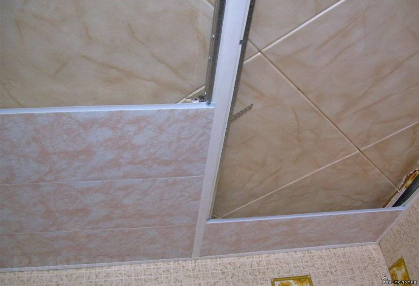 Разновидности влагоустойчивых стеновых панелей для отделки стен в ванной комнате: как клеить, какие выбрать материалы и как за ними ухаживать