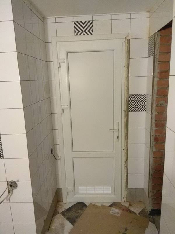 Двери для туалета и ванной