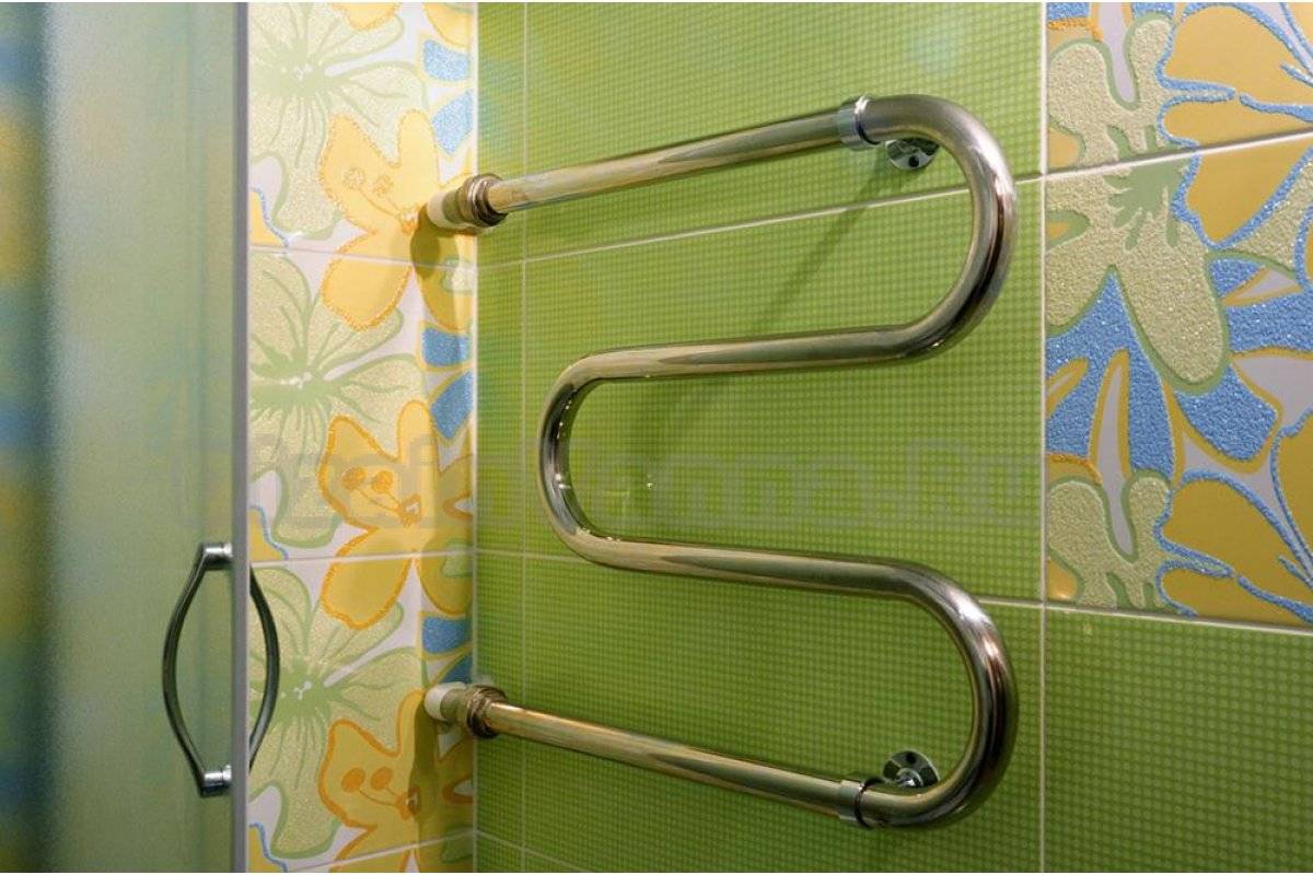 Виды полотенцесушителей для ванной. Обзор форм, конструкций и рекомендации по выбору