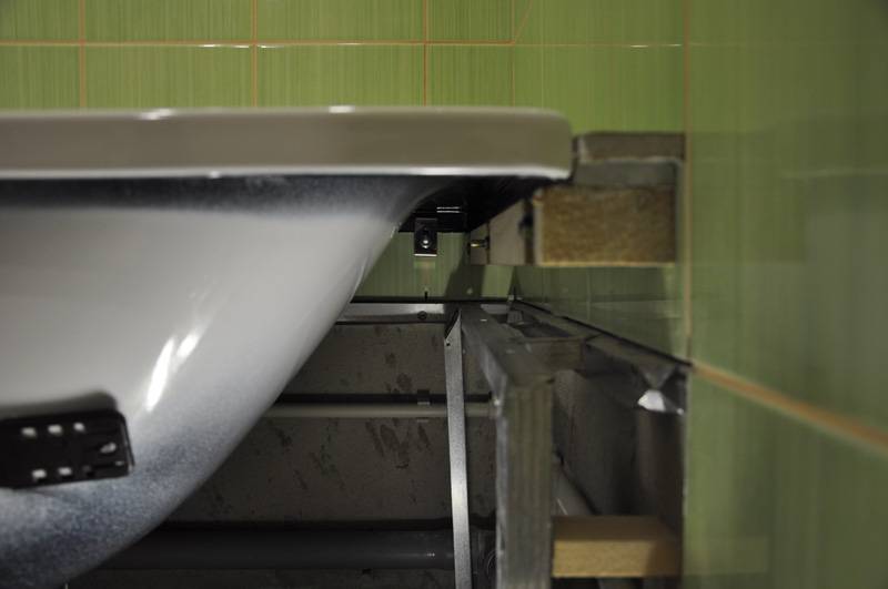Как установить стальную ванну. устанавливаем стальную ванну. как самостоятельно установить стальную ванну? различные типы установки, пошаговая инструкция.