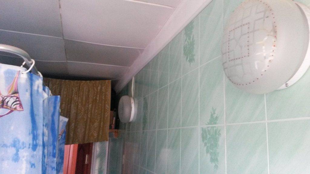 Влагостойкие стеновые панели для ванной комнаты - монтаж, фото