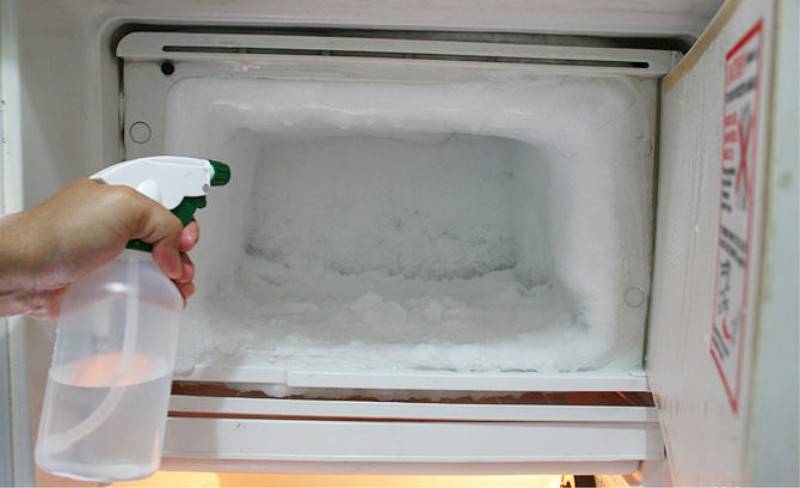 Как быстро разморозить холодильник: инструкция по правильной разморозке