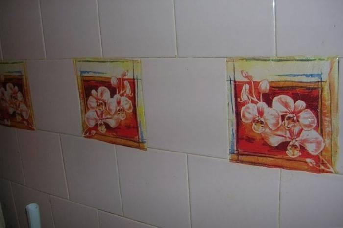 Ремонт кафельной плитки в ванной. варианты обновления плитки ( наклейки, покраска не снимая, декор своими руками ) в ванной