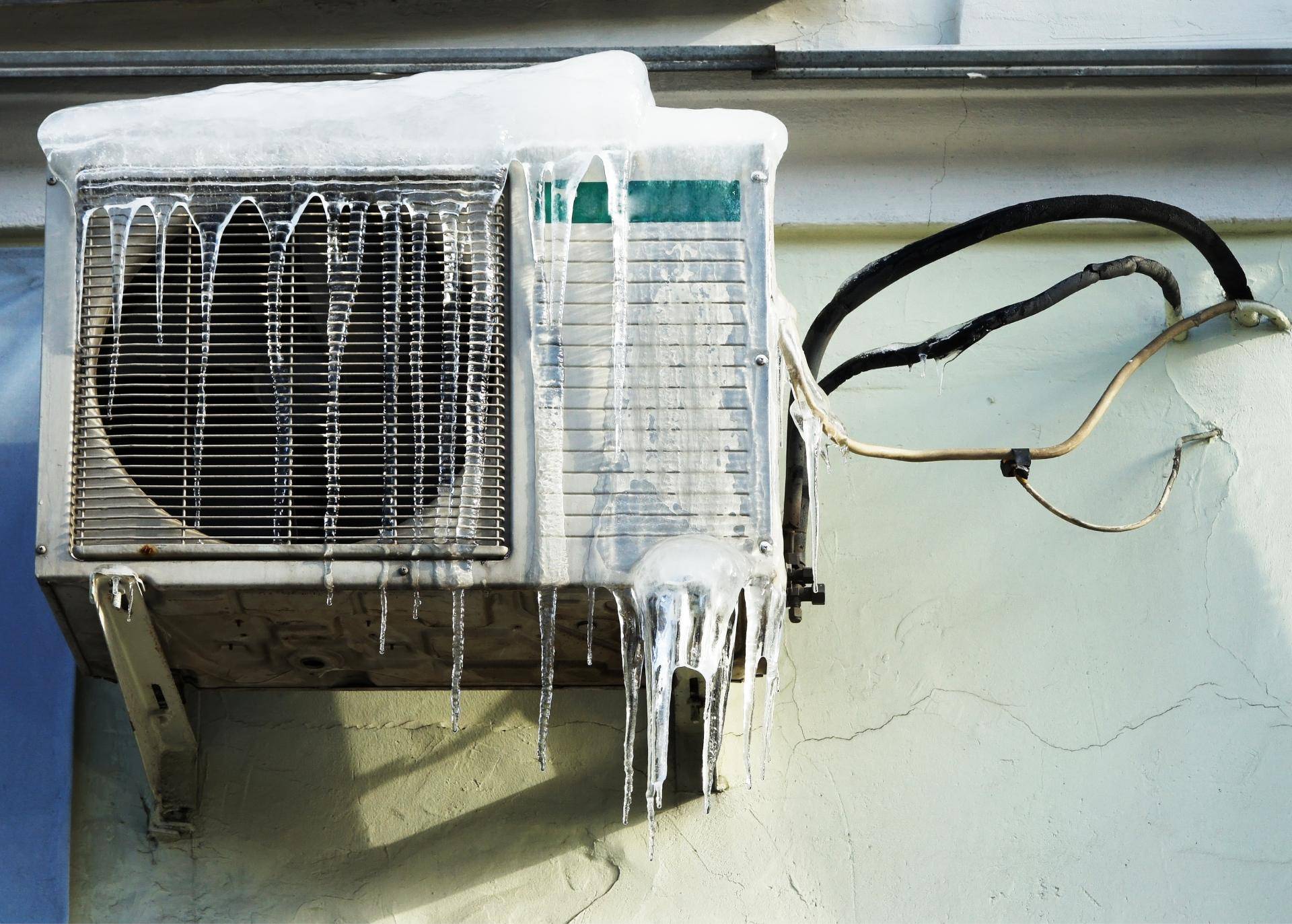 11 причин: почему кондиционер не дует теплым воздухом, не греет, не включается на тепло