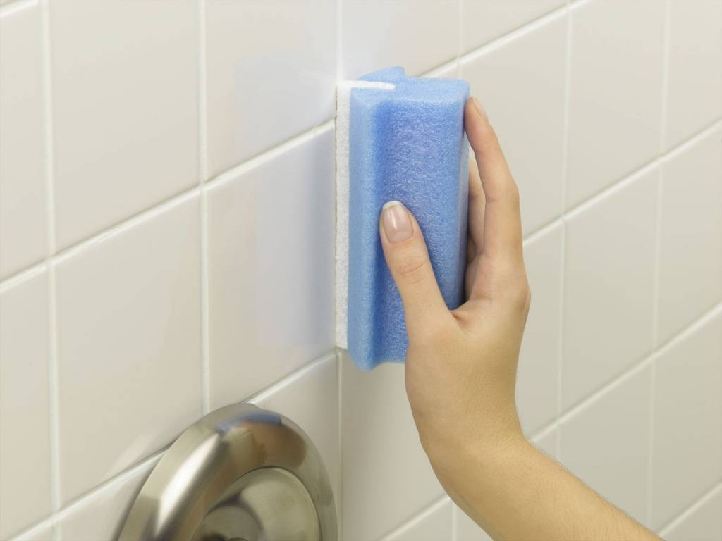 Как очистить швы между плиткой в ванной, чем оттереть межплиточный налет, убрать грязь и плесень в домашних условиях?