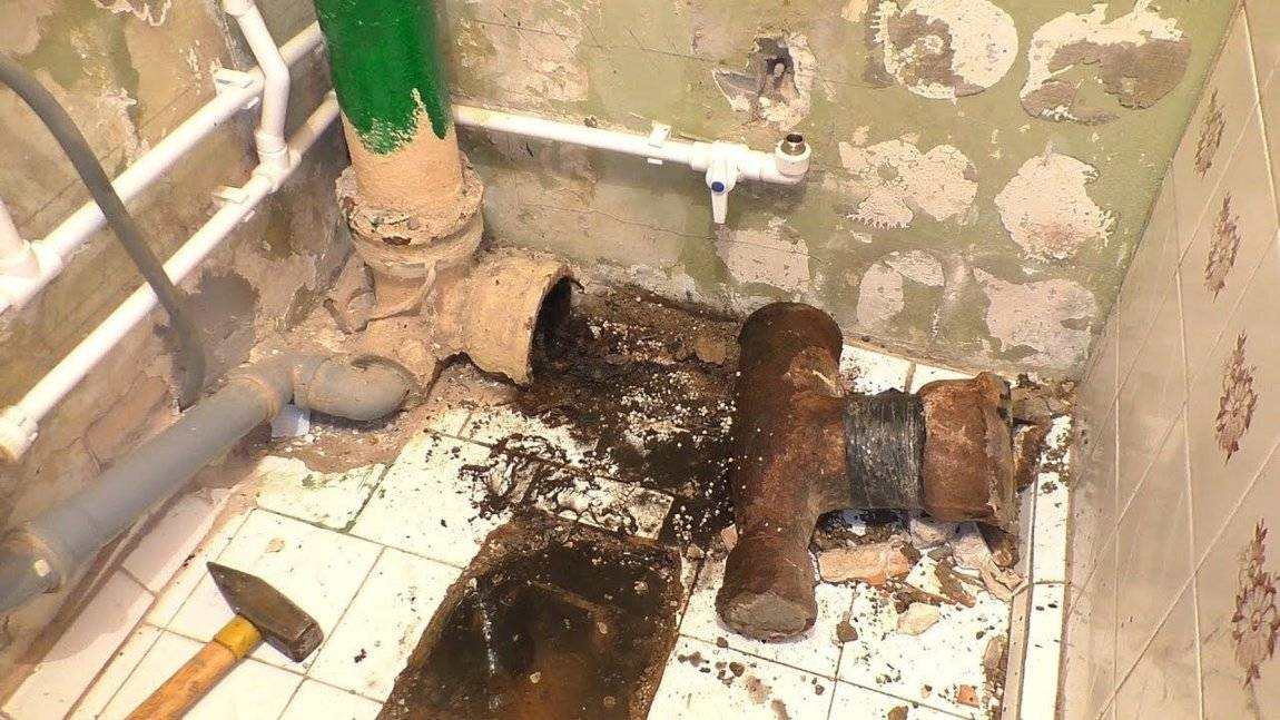 Замена канализационных труб в квартире своими руками демонтаж старых и сборка новых