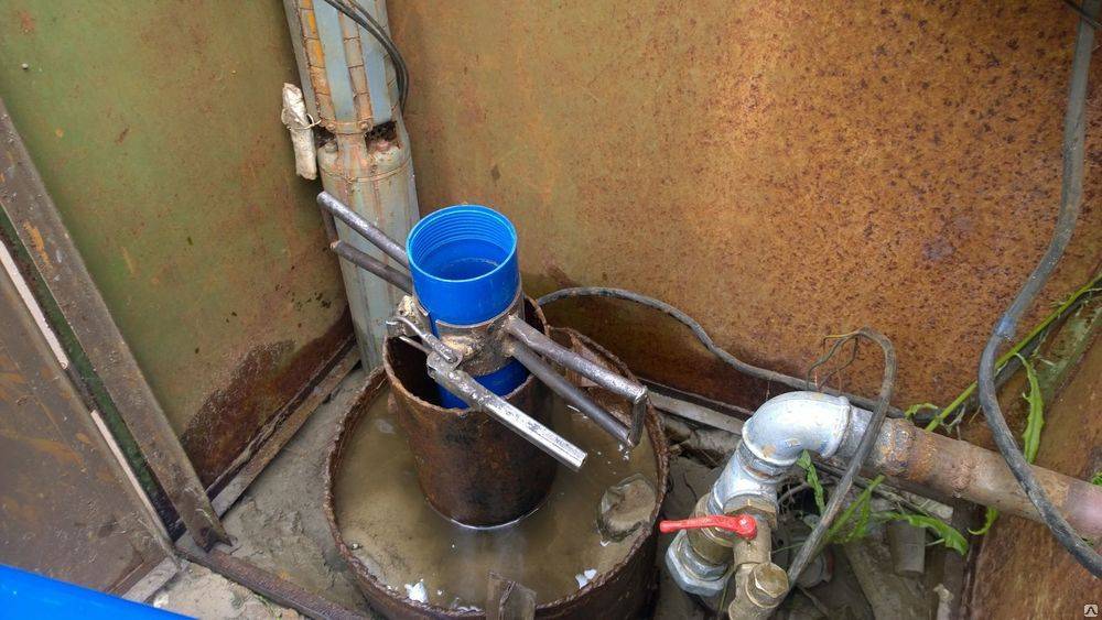 Как вытащить трубу из скважины на участке в случае замены