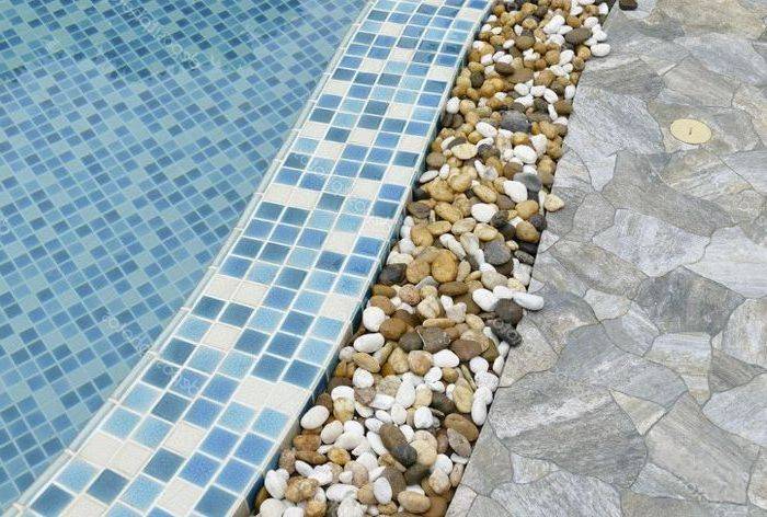 Плитка и мозаика для бассейна: подводные камни облицовки