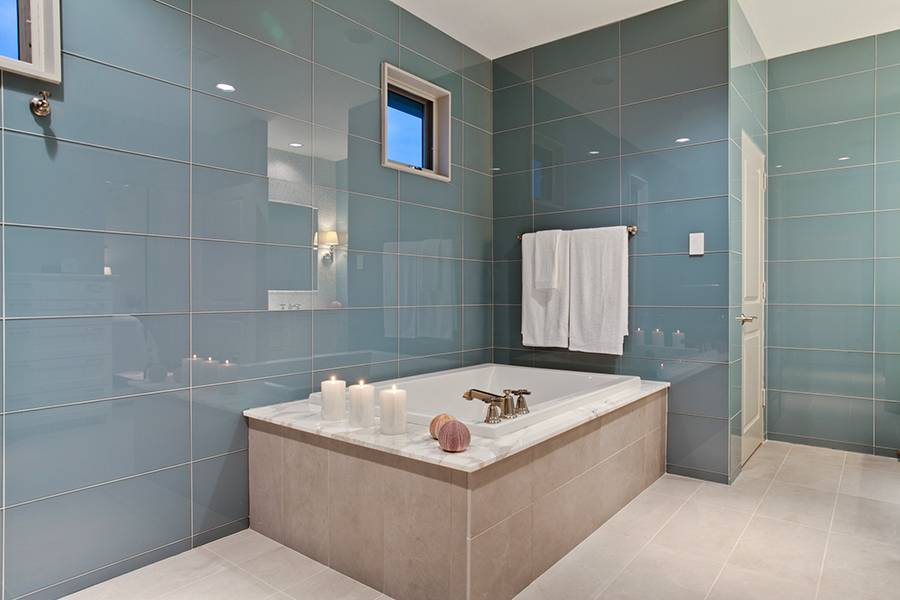 Керамическая плитка для ванной, ее особенности, фото и виды плитки
