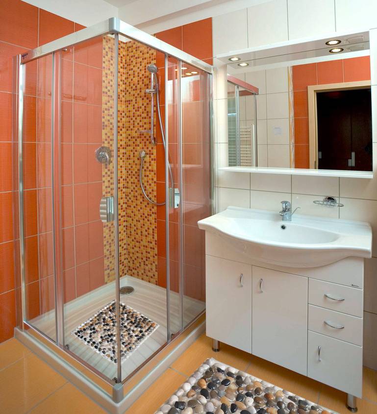 Дизайн ванной комнаты с душевой кабиной: фото дизайна, интерьер совмещенной с туалетом в частном доме