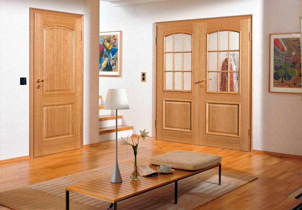 Как подобрать межкомнатные двери под цвет ламината
